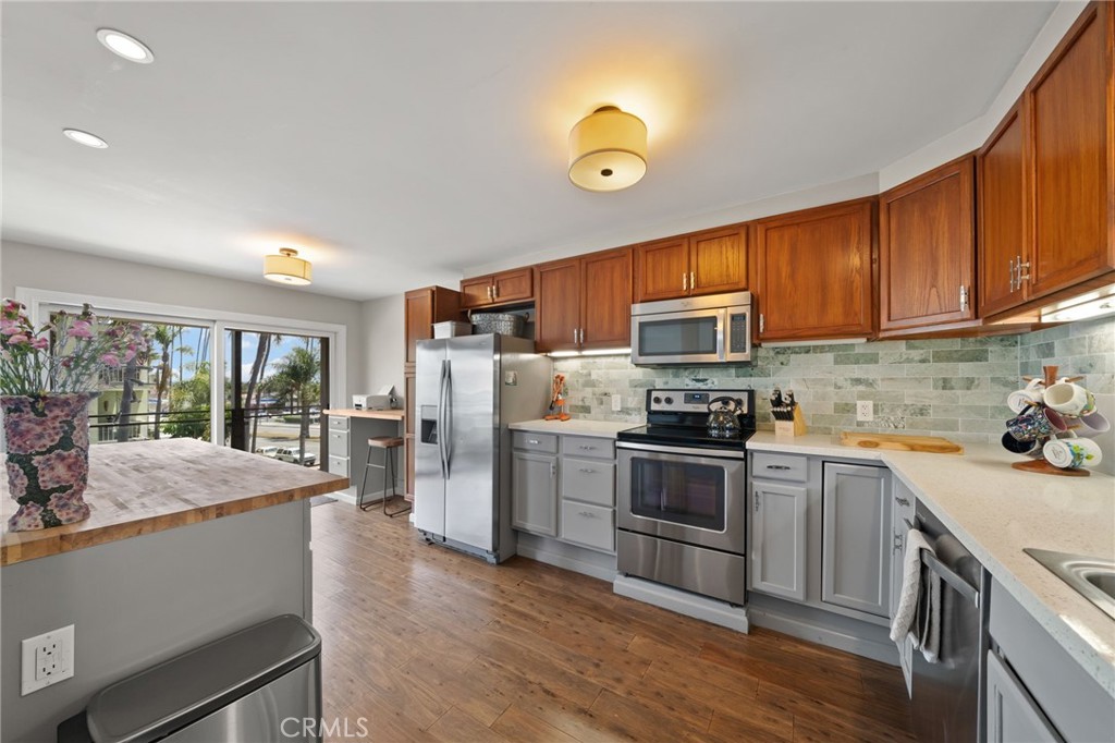 3819 East Livingston Drive 9