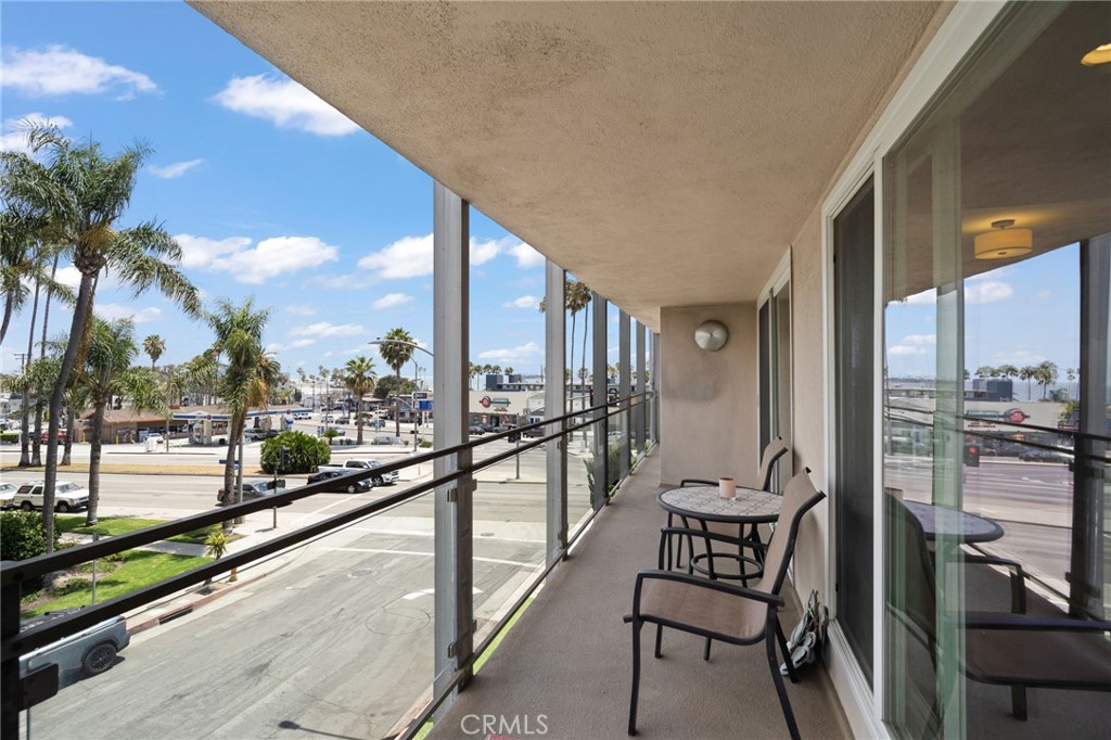 3819 East Livingston Drive 9