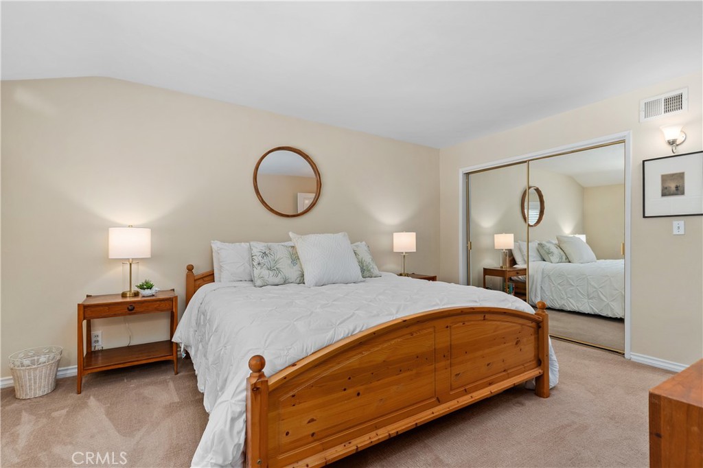 4589 Hazelnut Avenue
