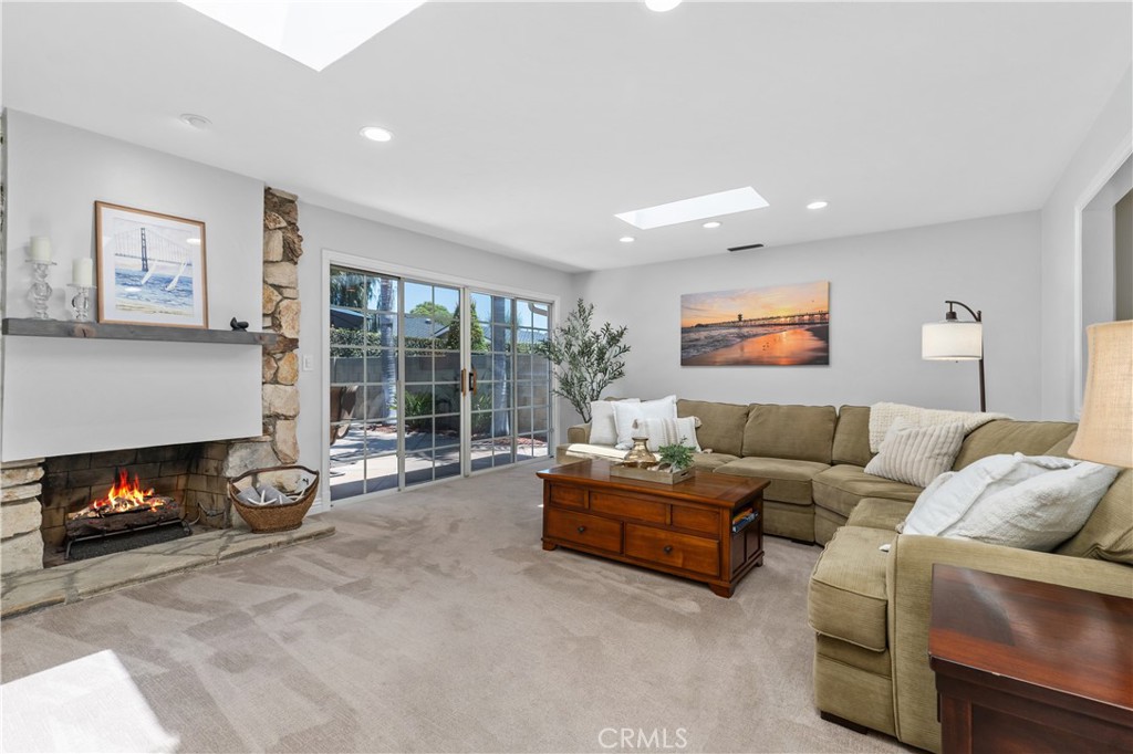 4589 Hazelnut Avenue