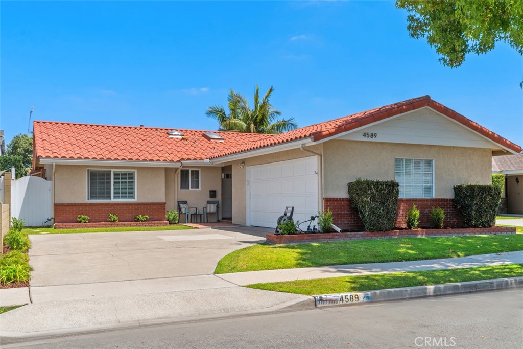 4589 Hazelnut Avenue