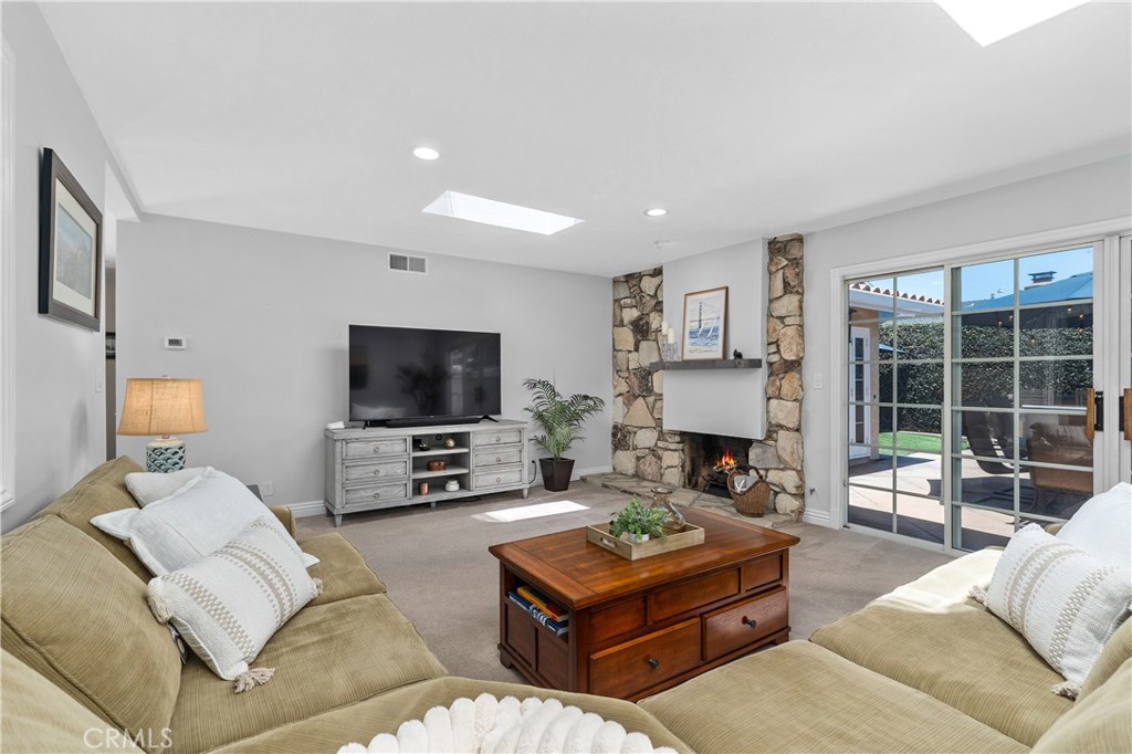 4589 Hazelnut Avenue