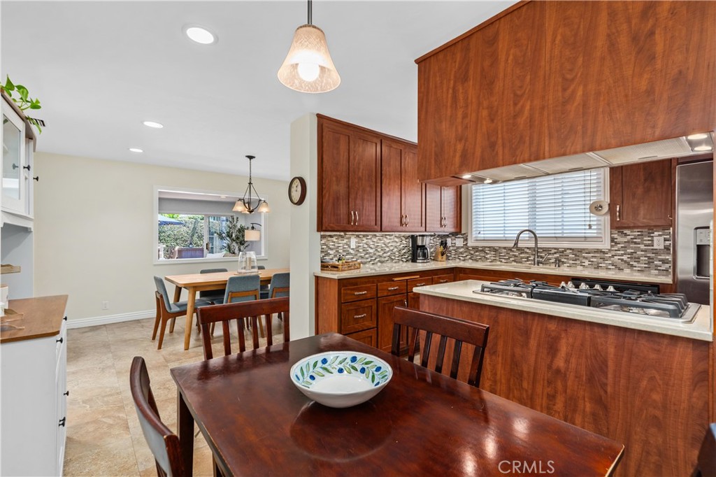 4589 Hazelnut Avenue
