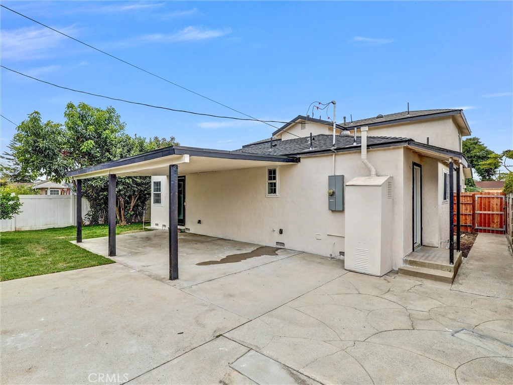 8831 Glider Avenue