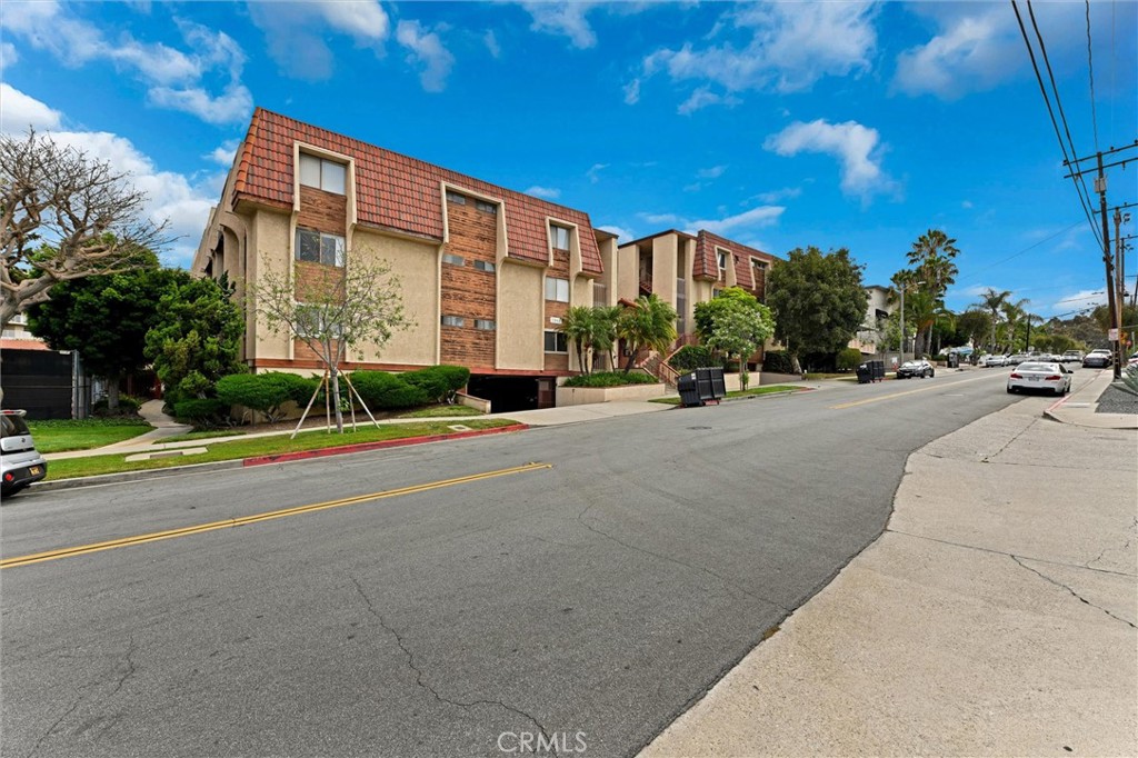 2101 E 21st