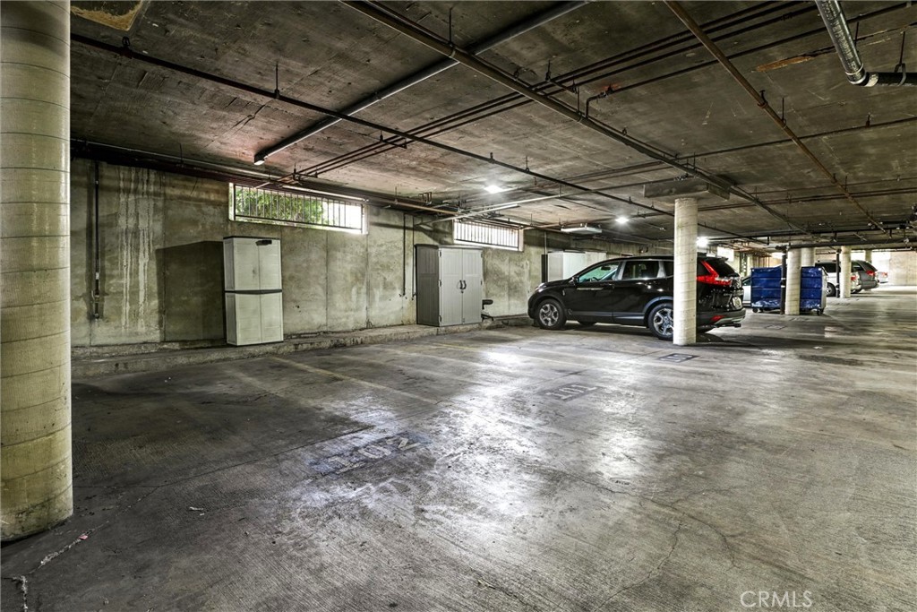 2101 E 21st