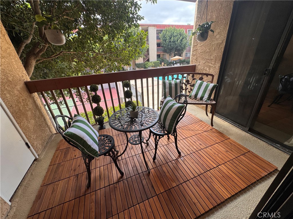 2101 E 21st