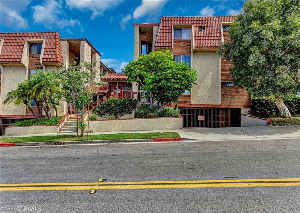 2101 E 21st