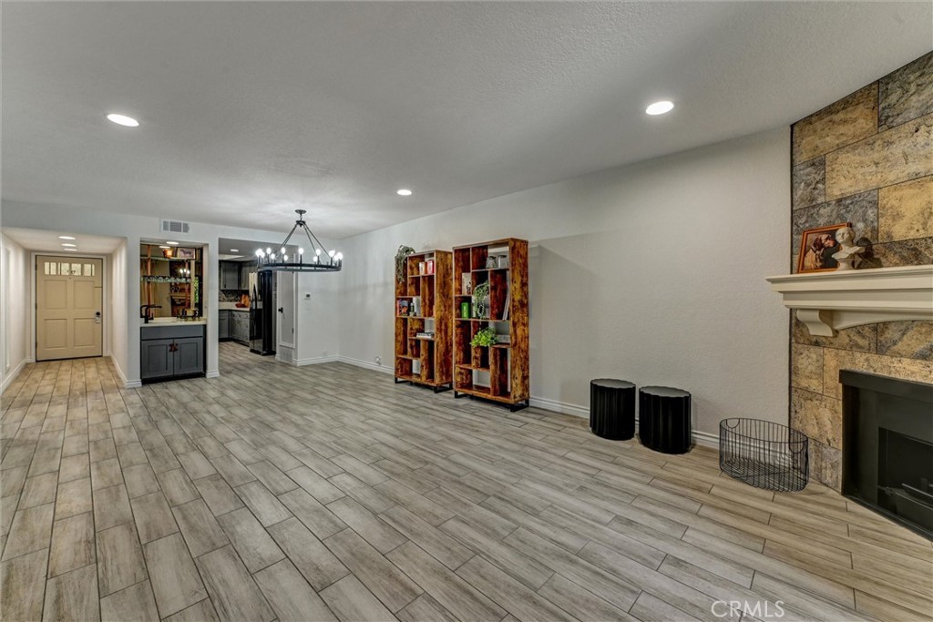 2101 E 21st