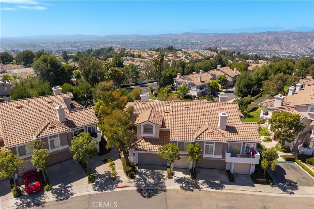 1029 S Dewcrest