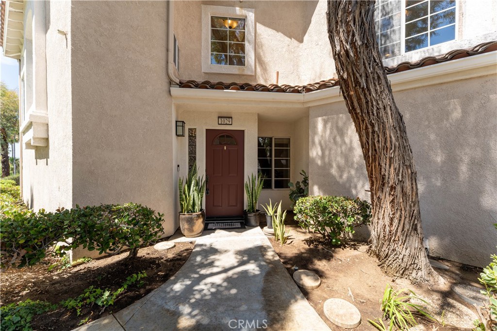 1029 S Dewcrest