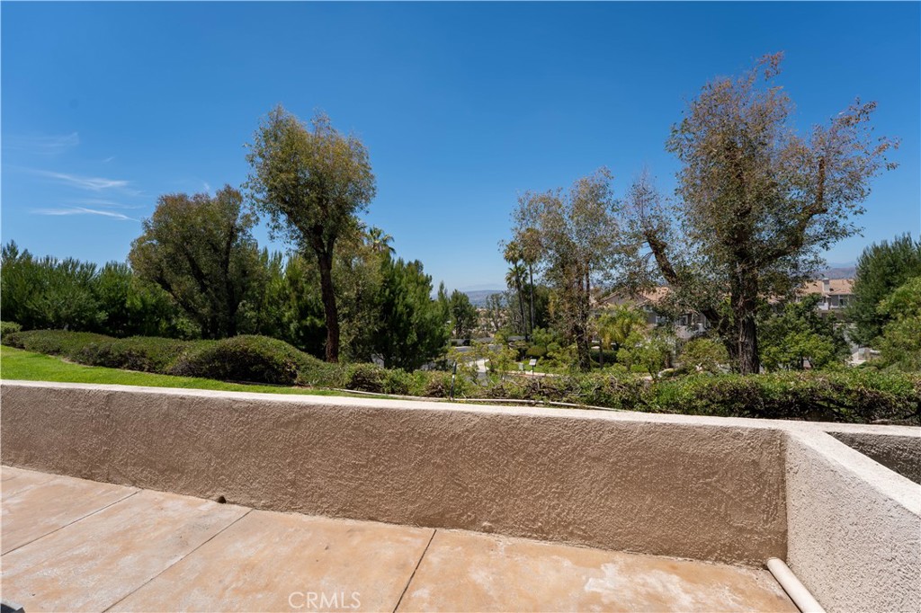 1029 S Dewcrest