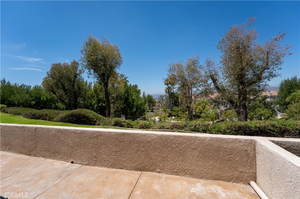 1029 S Dewcrest