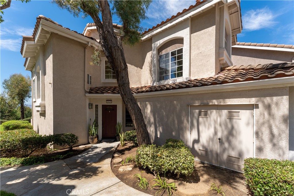 1029 S Dewcrest