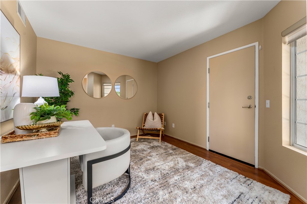 1029 S Dewcrest