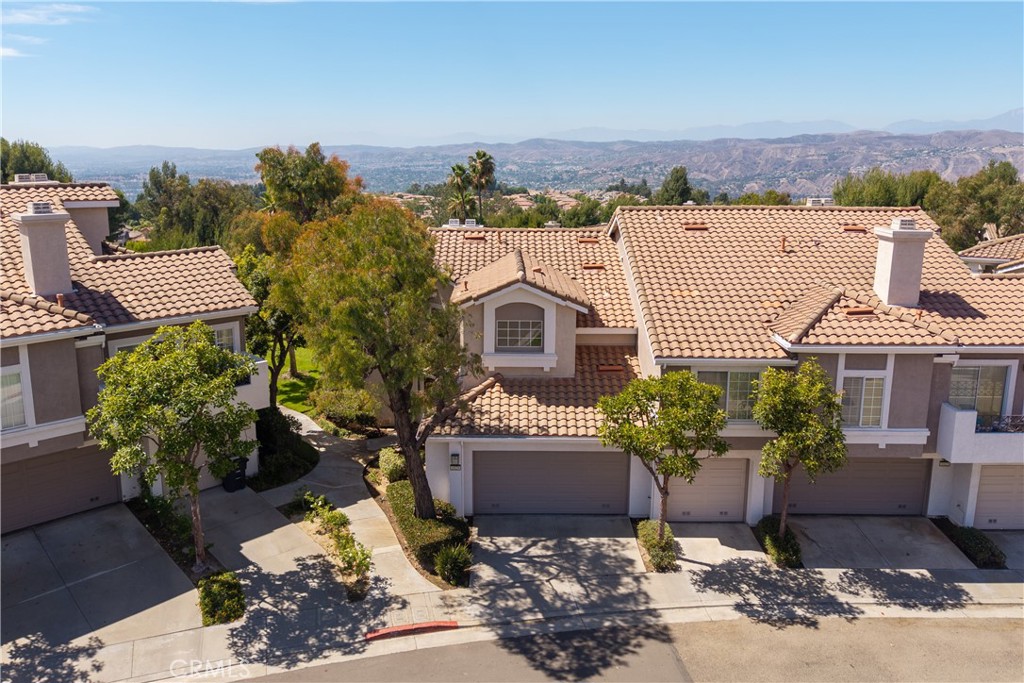 1029 S Dewcrest