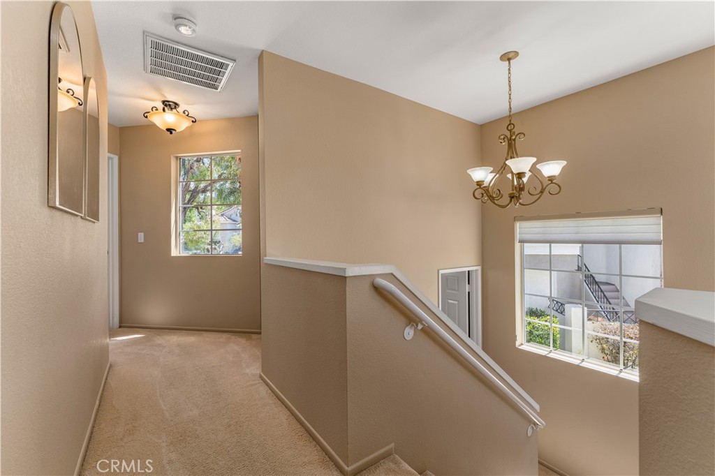 1029 S Dewcrest