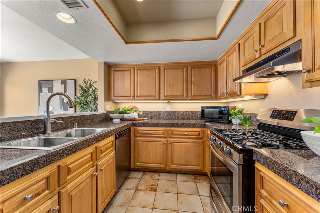 1029 S Dewcrest