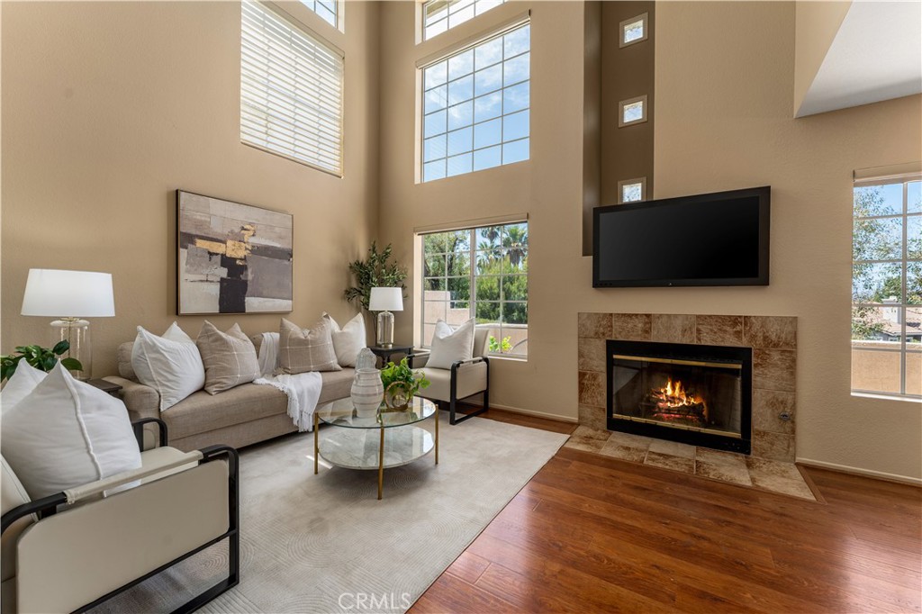 1029 S Dewcrest