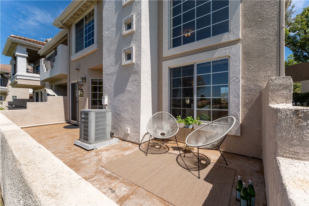 1029 S Dewcrest