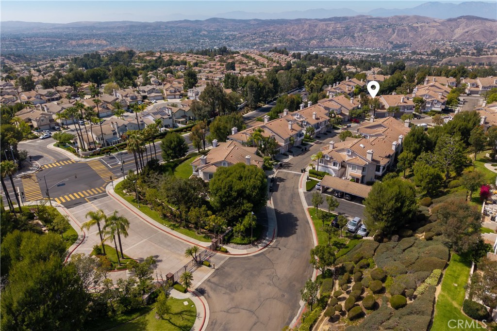 1029 S Dewcrest