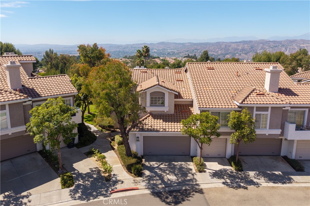 1029 S Dewcrest
