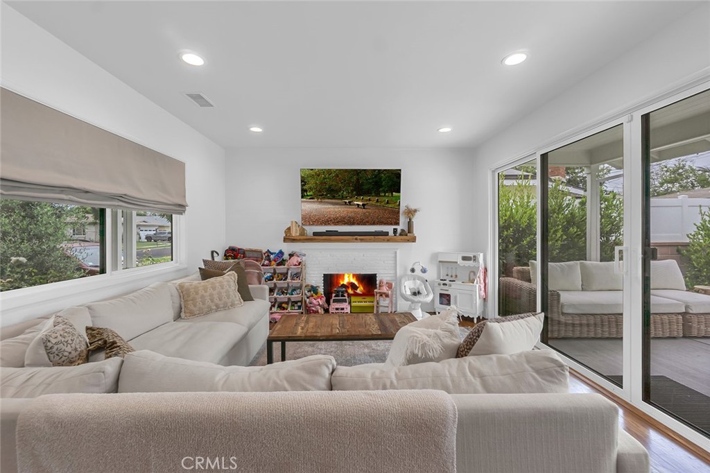 3220 Iroquois Ave.