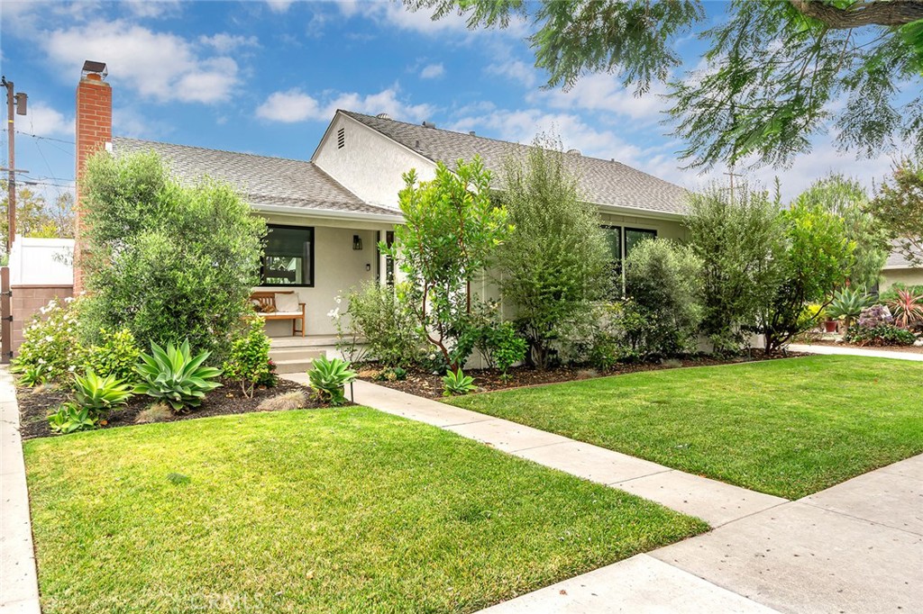 3220 Iroquois Ave.