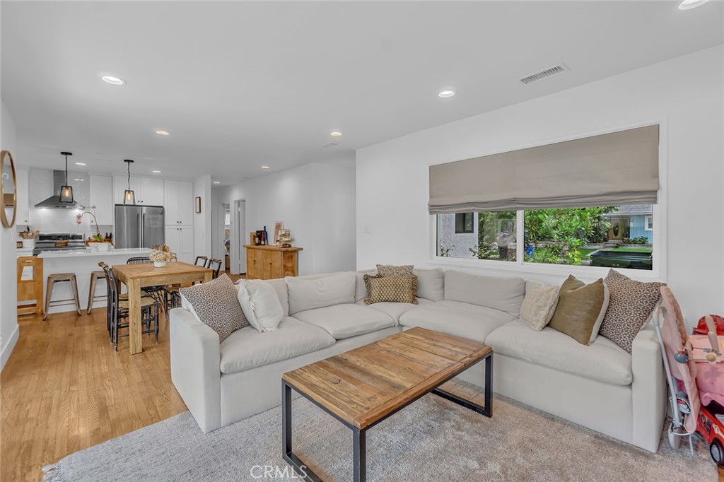 3220 Iroquois Ave.