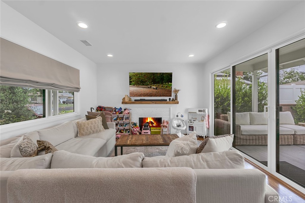 3220 Iroquois Ave.