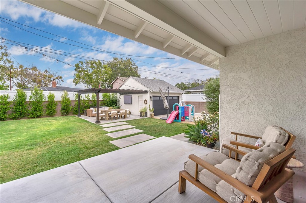 3220 Iroquois Ave.