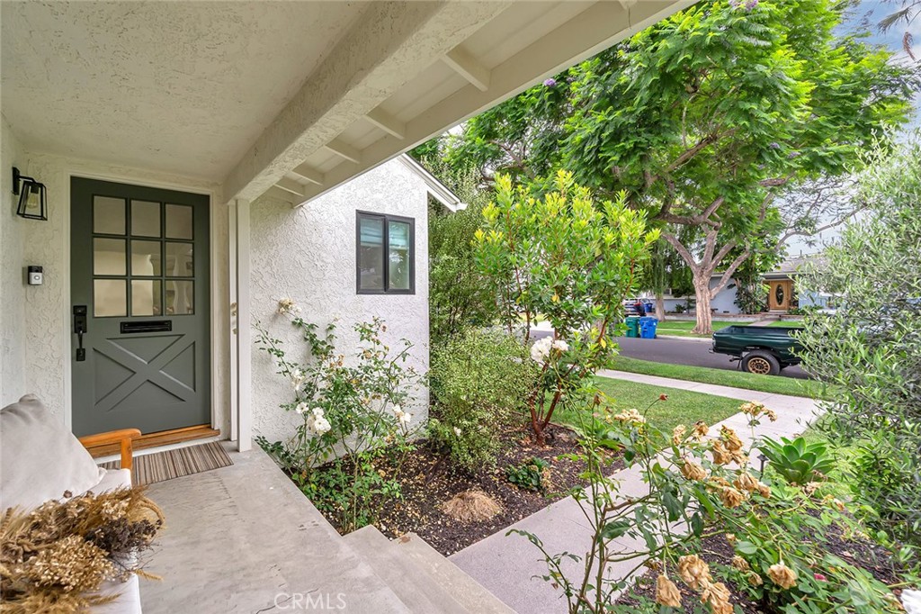 3220 Iroquois Ave.