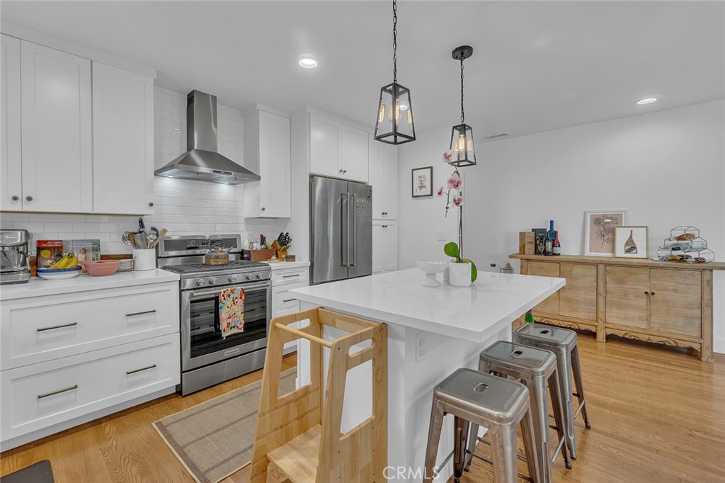 3220 Iroquois Ave.