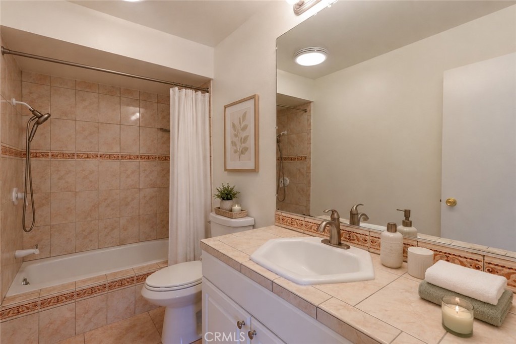 448 N Bellflower 216