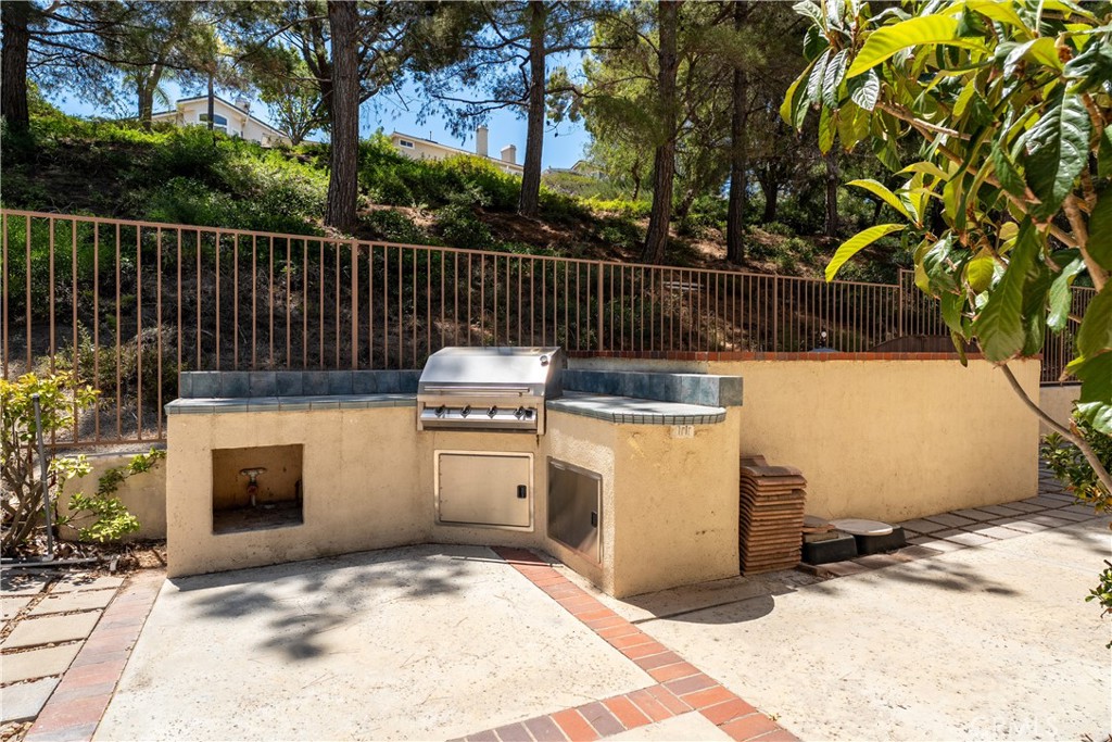 970 S Barton Court
