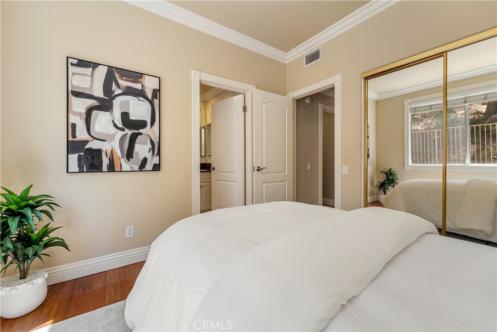 970 S Barton Court