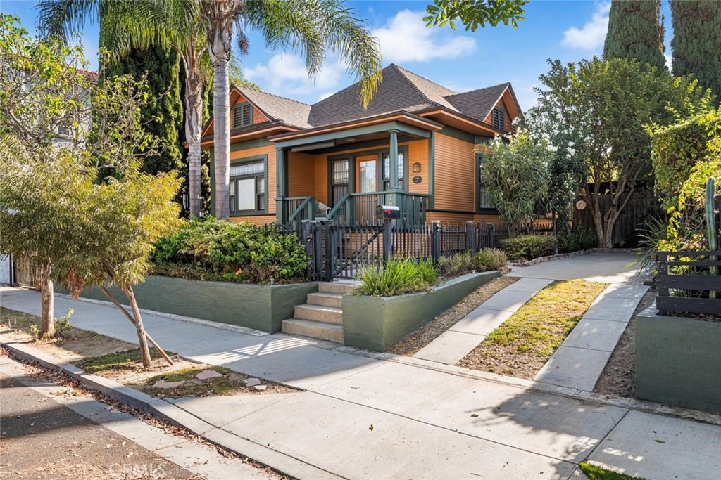 748 Daisy Avenue