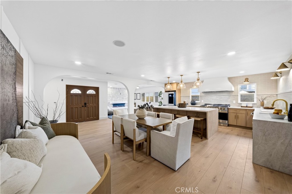 931 Carina Ave