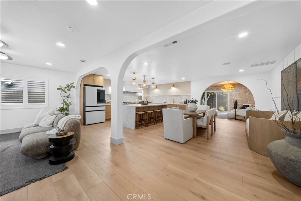 931 Carina Ave