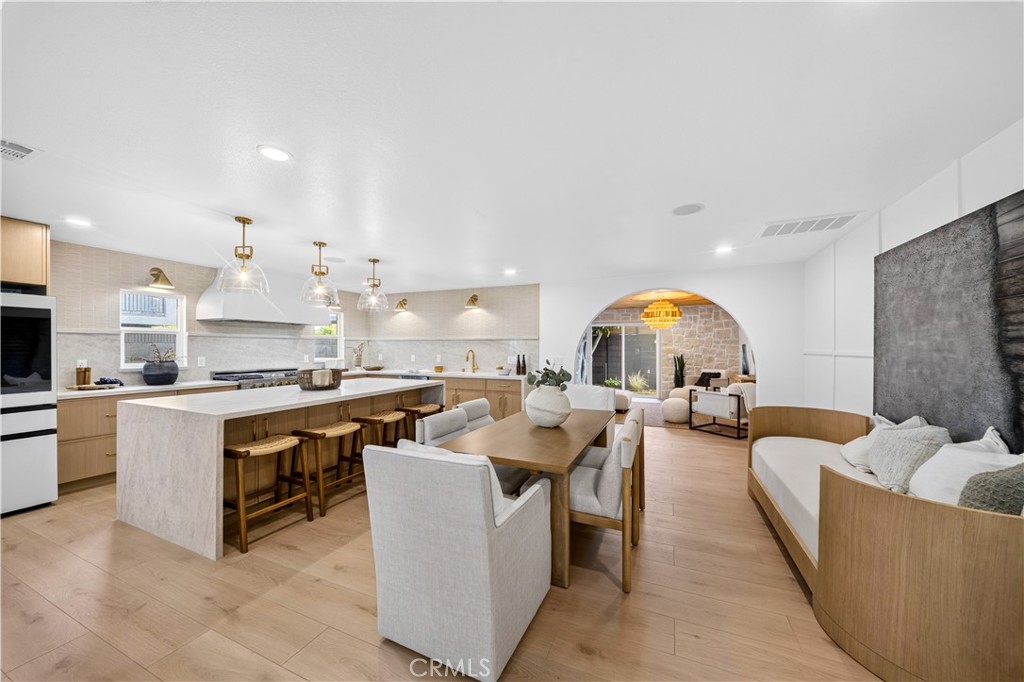 931 Carina Ave