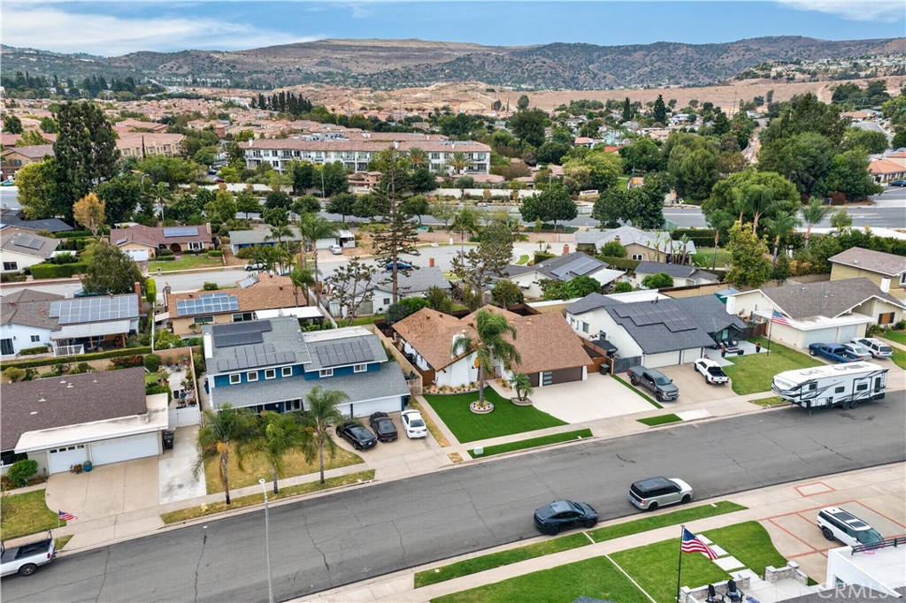 931 Carina Ave