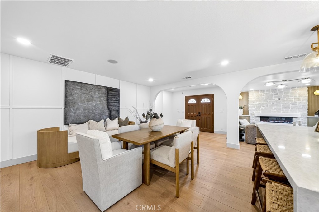 931 Carina Ave