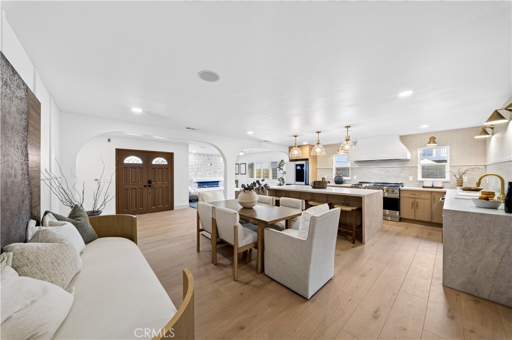 931 Carina Ave