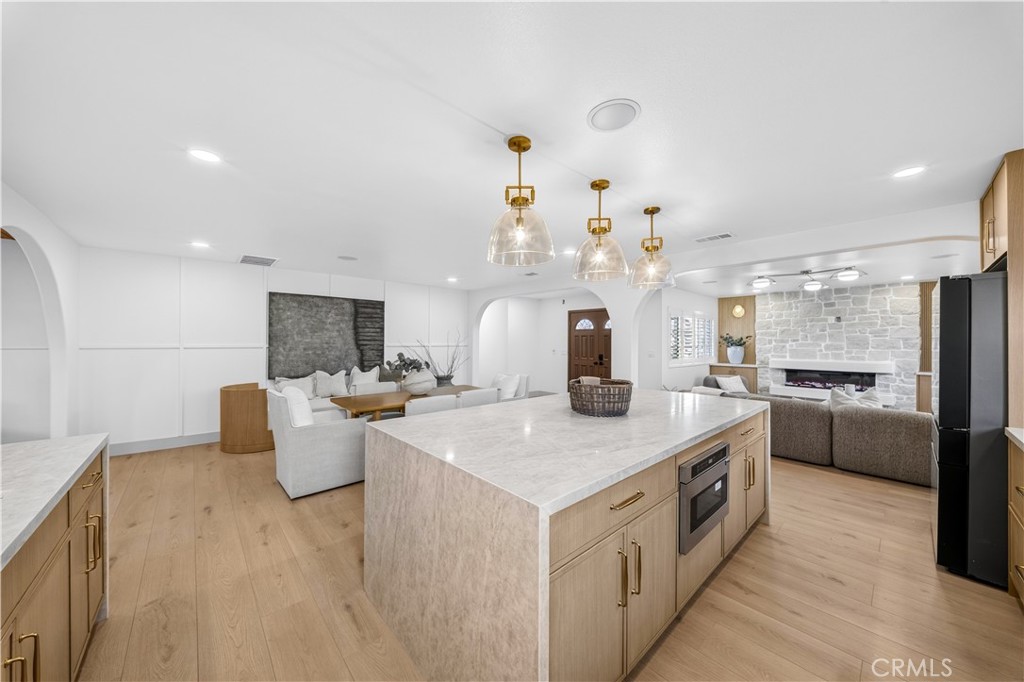931 Carina Ave