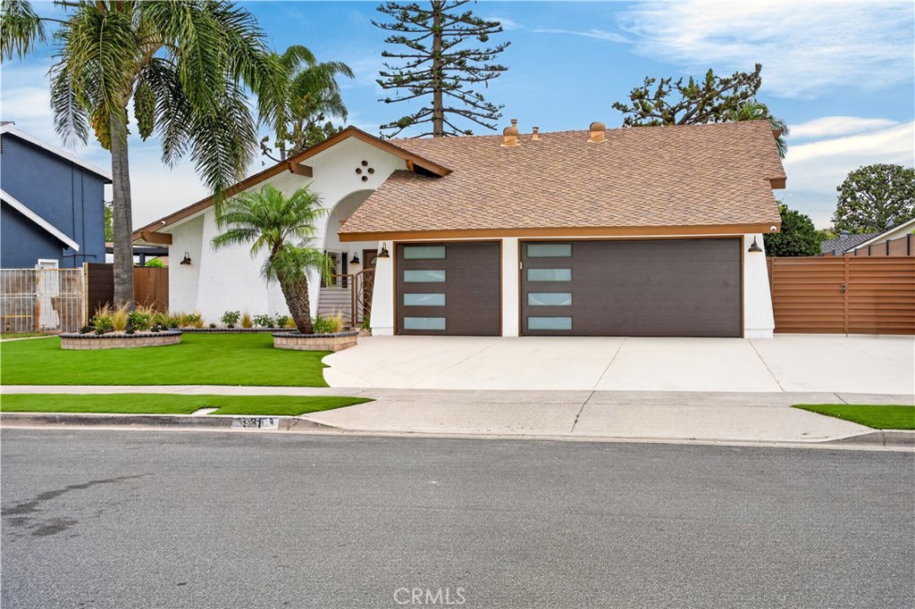 931 Carina Ave