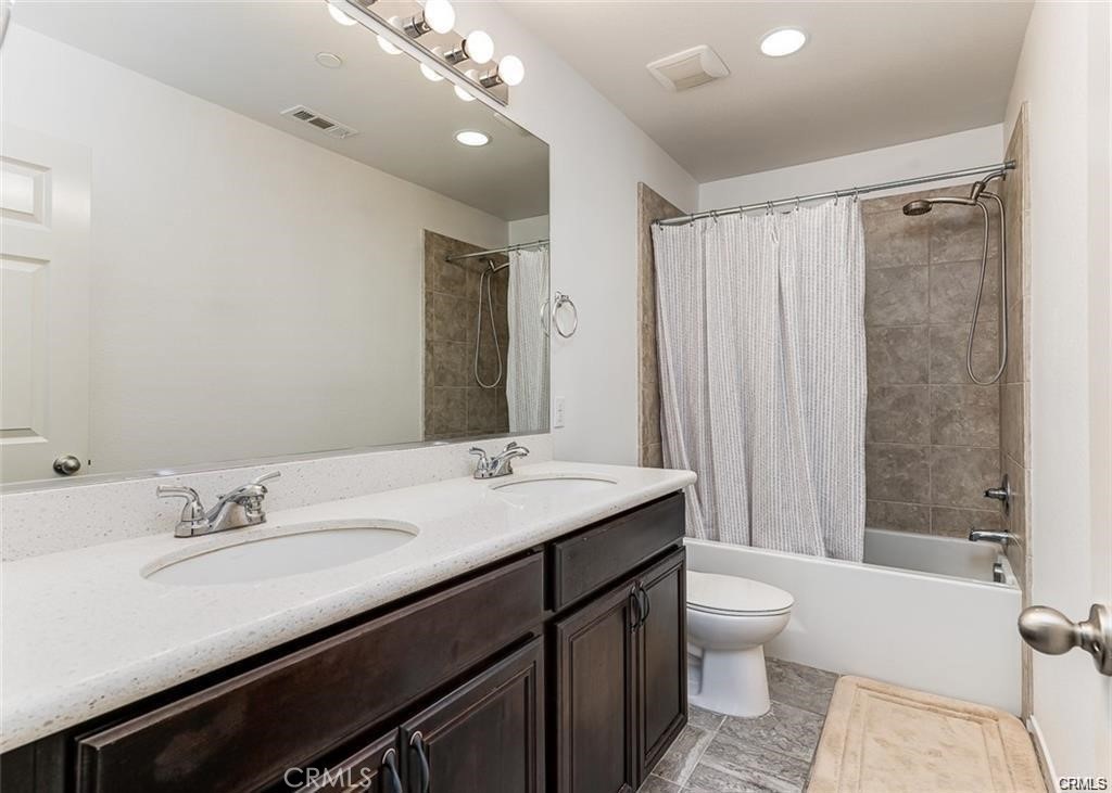 3285 Ledgewood Cir