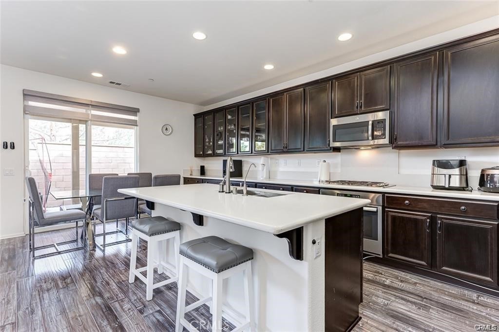 3285 Ledgewood Cir