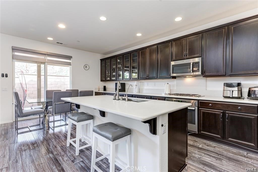 3285 Ledgewood Cir
