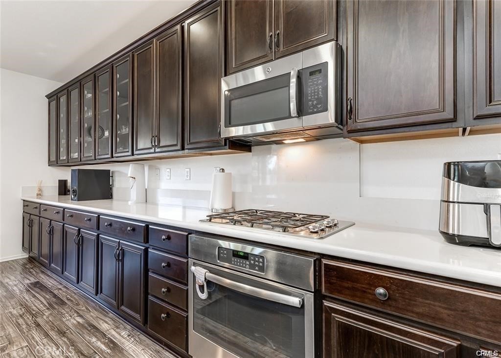 3285 Ledgewood Cir
