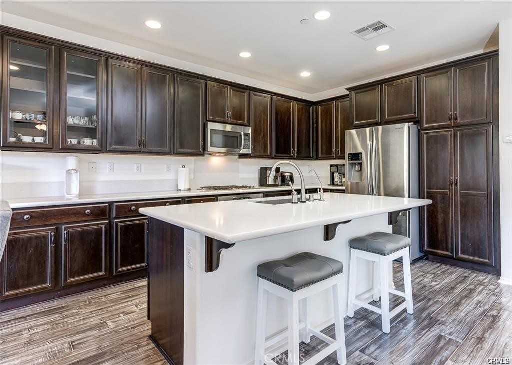 3285 Ledgewood Cir